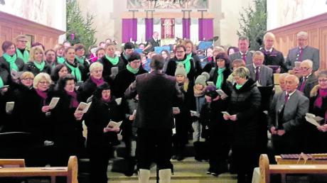 Ein Adventskonzert mit verschiedenen Musikgruppen fand in der Pfarrkirche St. Vitus in Glött statt. Besucher konnten nicht nur weihnachtliche Melodien genießen.  	
