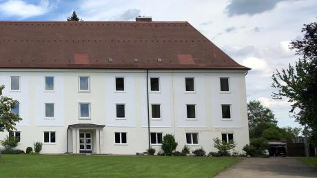 Im ersten Stock der ehemaligen Mädchenrealschule in Maria Medingen soll künftig eine Kindergartengruppe unterkommen. 	

