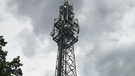 Ein Funkturm (Symbolfoto) soll in der Nähe des Unterringinger Sportplatzes gebaut werden und den Empfang im Kesseltal verbessern. 