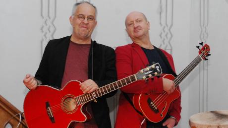 Musikkabarett „Schwarze Grütze“– das sind Dirk Pursche und Stefan Klucke aus Potsdam. Im Bild bei ihrem Gastspiel in Haunsheim.  	
