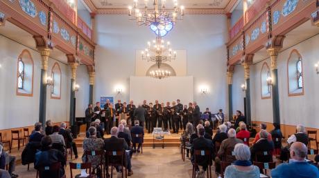 Der Männergesangverein Binswangen und die BrassBi-Band des Musikvereins Binswangen umrahmten die Veranstaltung musikalisch. 	