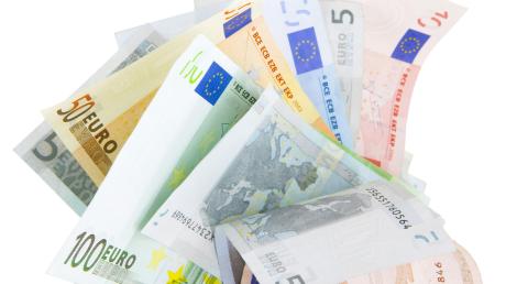Wenn die Regierungsfraktionen von CSU und Freien Wählern Geld verteilen, spricht die Opposition von 100 Millionen Euro "Spielgeld".