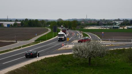 Acht Millionen Euro für mehr Sicherheit: Die B16-Anschlussstelle Gundelfingen/Peterswörth wurde am Freitag offiziell für den Verkehr freigegeben.  