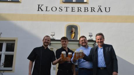 Das neue Klosterbräu-Team in Unterliezheim: (von links)  Andreas Kiemer, Andreas Schrell, Pächter Benedikt Deniffel und Leo Schrell. 