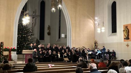 60 Musikerinnen und Musikger haben den Abend in der Bissinger Pfarrkirche gestaltet.