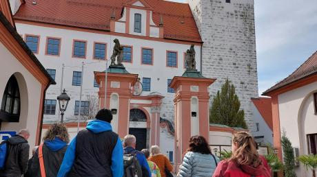 Die Tourismus-Saison startet: Bei Stadtführungen können Gäste die reiche Geschichte Dillingens erleben. Dieses Mal werden erstmals Themenstadtführungen angeboten. 