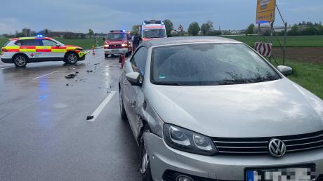 Das Auto aus Richtung Lauingen wollte laut Polizei noch ausweichen, doch dann kam es zum Zusammenstoß.