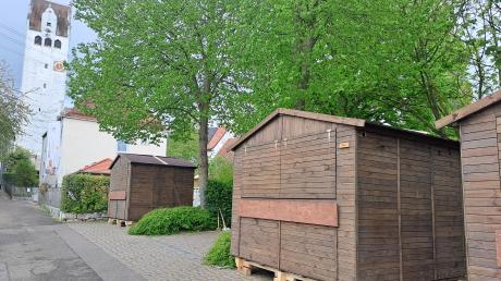 Die Hütten stehen schon bereit, am Samstag findet der Ulrichsmarkt in Wittislingen endlich statt. 