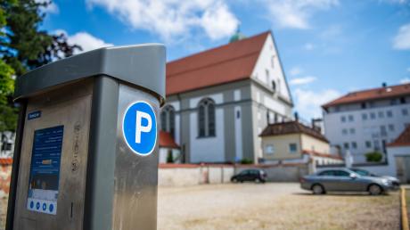 Am ehemaligen Hotel Convikt in Dillingen ist seit einigen Tagen Parken möglich.