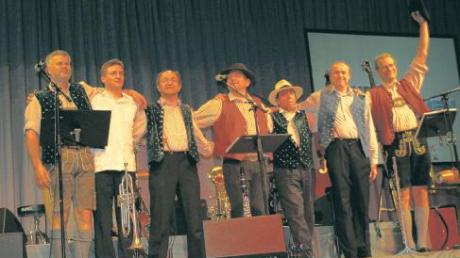 Die Cuba-Boarischen begeistern mit ihrer bunten Musikmischung – so auch beim Konzert in Monheim. 