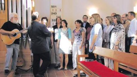Der Chor Briganori gestaltete den festlichen Gottesdienst in der evangelischen Kirchengemeinde Rain.  