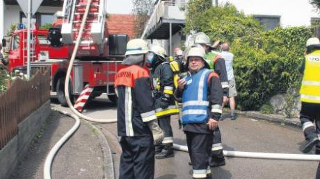 Eine Großübung mit durchaus realistischem Szenario organisierte die Freiwillige Feuerwehr Mündling. 80 Einsatzkräfte trainierten den Ernstfall. 