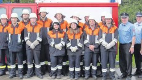 Zwei Gruppen der Freiwilligen Feuerwehr Itzing haben erfolgreich die Leistungsprüfung abgelegt. Erstmals waren auch zwei Frauen dabei. 
