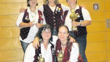Die SCU-Damenmannschaft sicherte sich bei den Bayerischen Schnupfmeisterschaften den Titel (vorne von links): Petra Leinfelder und Regina Eder sowie (hinten von links) Marianne Strauch, Helga Herz und Evi Müller-Burkhard.  