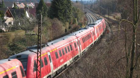 Die Deutsche Bahn rechnet in nächster Zeit mit mehr Verspätungen. das soll an den Baustellen liegen.