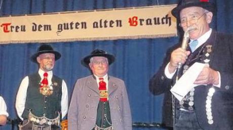 Ehrung: (von links) Georg Zach, Josef Fries und Albert Kapfer.  