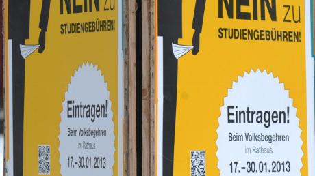 Bis zum 30. Januar können sich die Bürger für die Abschaffung der Studiengebühren aussprechen. Bayernweit wird dazu mit Plakaten aufgerufen, sich in den Rathäusern einzutragen.  