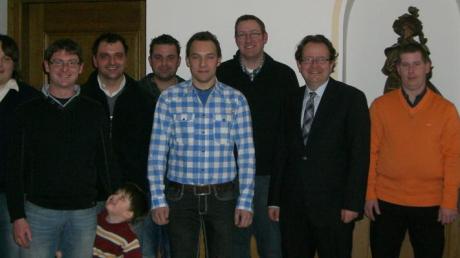 Die neu gewählten Feldgeschworenen zusammen mit Oberbürgermeister Armin Neudert und Hauptamtsleiter Roland Braun. 