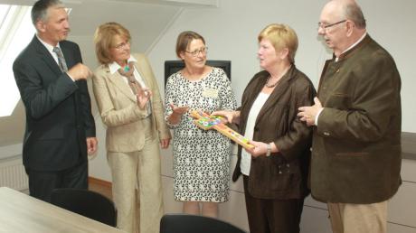 Freuen sich über das neue Zentrum: (von links) Landesvorsitzender Bernd Schneider, Bezirksvorsitzende Claudia Haas, Pfarrerin Jutta Bönisch, Gisela Bosch und Günther Seuberth.