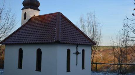 2009 errichtete die Bürgerinitiative Holzheim direkt an der Grube die Friedenskapelle Maria hilf.  
