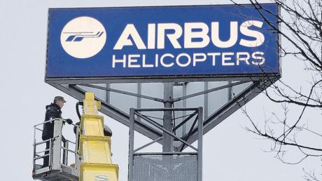 Seit Donnerstag ist am Donauwörther Werk auch von außen der Namenswechsel von „Eurocopter“ in Airbus Helicopters deutlich zu sehen. 