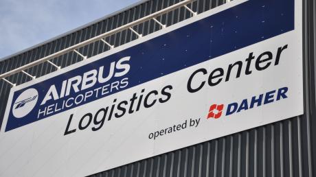 Airbus Helicopters in Donauwörth hat einen neuen Logistik-Partner: Den Komplex neben dem Werk hat die Firma Daher von Fiege übernommen. Für den Zuschnitt des Rohmaterials ist künftig Thyssen-Krupp zuständig. Alle betroffenen Mitarbeiter - es sind gut 200 -   behalten ihre  Jobs.