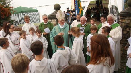 Bischof Konrad Zdarsa zu Besuch in Schäfstall 