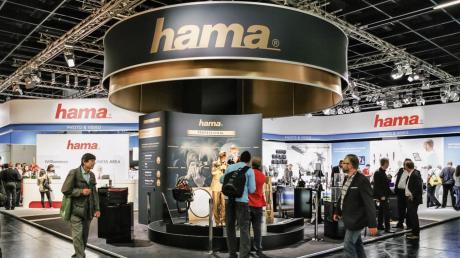 Mit diesem 400 Quadratmeter großen Stand präsentierte sich der Monheimer Zubehörhändler Hama auf der Foto-Messe Photokina in Köln. Bei der IFA in Berlin füllte Hama sogar eine ganze Halle. Doch für das Unternehmen sind die Messen unverzichtbar.  
