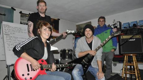 The Basement Pröject aus Mertingen starten ein Crowdfunding-Projekt, um ihr Debütalbum zu finanzieren. 
