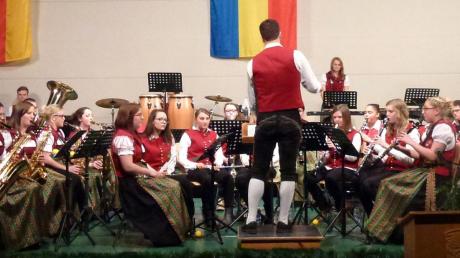 Ein breit gefächertes Repertoire präsentierten die Musikanten beim Jugendkonzert der Vereinigten Musikkapelle Tapfheim. 
