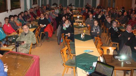 Großes Interesse: Weit über hundert Besucher kamen zur Polder-Veranstaltung des Bund Naturschutz in Tapfheim. 
