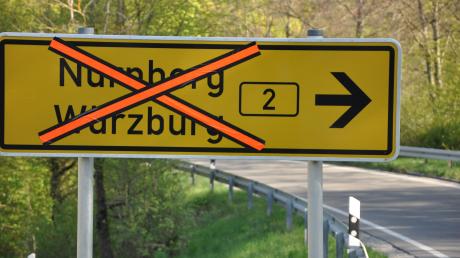 Wegen der Bauarbeiten auf der B2 im Bereich der Schellenberg-Umgehung ist an der Anschlussstelle Parkstadt die Auffahrt auf die Bundesstraße in Richtung Berger Kreuz gesperrt.