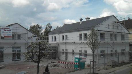 Rund eine Million Euro investiert die Gemeinde Rögling auch in diesem Jahr ins Nadlerhaus. Die letzten Arbeiten daran laufen auf Hochtouren.  