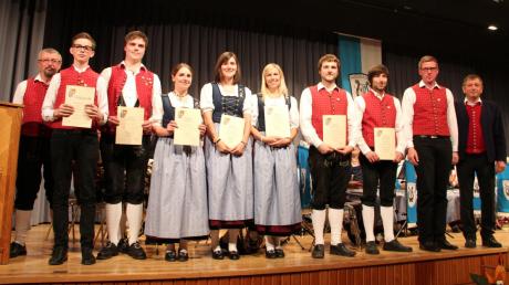 Zahlreiche Mitglieder wurden beim Frühjahrskonzert des Musikvereins Frohsinn Buchdorf geehrt.  