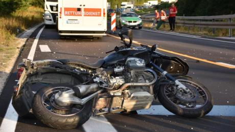 Schwere, aber nicht lebensgefährliche Verletzungen erlitt der aus Württemberg stammende Fahrer dieses Motorrads auf der B2.
