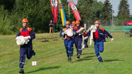 Schnell wie die Feuerwehr: Bei der Deutschen Jugendleistungsspange stellten die Jugendgruppen ihre Leistungsfähigkeit bei der Schnelligkeitsübung unter Beweis.