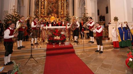 Festlich in Tracht und dazu herrliche Klänge. Eine Augen- und Ohrenweide erlebten 700 Zuhörer zuletzt in Heilig Kreuz in Donauwörth. 	
