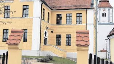 Die Grundschule in Buchdorf ist ein Schmuckstück – und bald auch eigenständig?  	