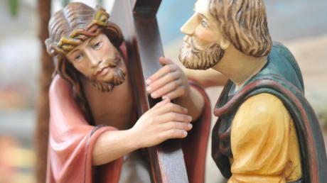Jesus und Simon von Cyrerne: das Figurenpaar war besonders knifflig, weil der Abstand der Hände genau stimmen musste. 