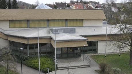 Seit etwa zwei Jahren ist das Dach der Wörnitzhalle in Harburg undicht. Nach den erheblichen Regenfällen vom vergangenen Sonntag wurde der Schaden größer. 