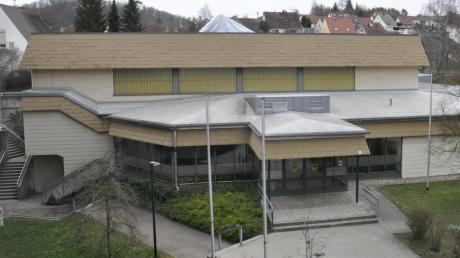 Seit etwa zwei Jahren ist das Dach der Wörnitzhalle in Harburg undicht. Nach den erheblichen Regenfällen vom vergangenen Sonntag wurde der Schaden größer.