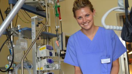 Denise Schäferling hatte Krebs. Die 27-Jährige wurde im vergangenen Jahr fünf Mal operiert. Seit März arbeitet sie wieder als Krankenschwester auf der Intensivstation des Dillinger Krankenhauses. 