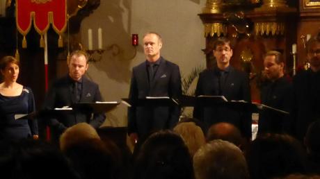 Das A-cappella-Ensemble „Singer pur“ versetzte das Mertinger Publikum beim Kirchenkonzert mit seinem lupenreinen Gesang in andere Dimensionen.  	 	