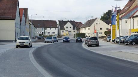 Die Donauwörther Straße in Monheim ist wieder für den Verkehr freigegeben.