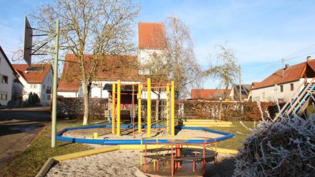 Der südliche Dorfanger in Blossenau wird den Plänen zufolge ein verkehrsberuhigter Bereich. Der Spielplatz bleibt erhalten.  	