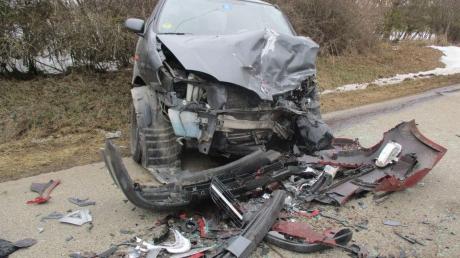 Ein Schaden von schätzungsweise 10000 Euro ist bei einem Frontalzusammenstoß zweier Autos nahe Tagmersheim entstanden.