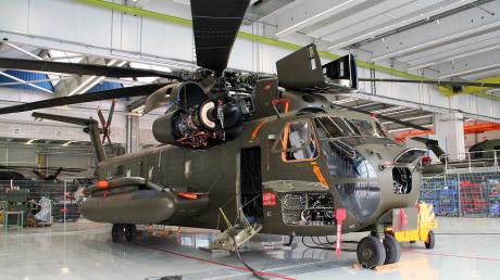 26 Transporthubschrauber des Typs CH-53 werden in Donauwörth für die Bundeswehr auf den neuesten Stadt gebracht 