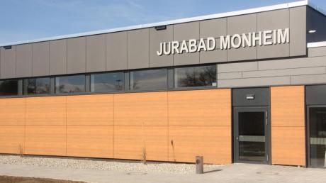 Jetzt in Betrieb: das Jurabad in Monheim. Bis voraussichtlich Mitte Mai läuft nun der Badebetrieb in der vollkommen erneuerten Einrichtung. 