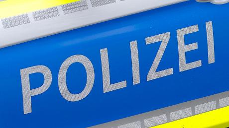 Einen Sachschaden in Höhe von rund 3000 Euro hat ein Unbekannter an einem Auto in Tapfheim angerichtet. 