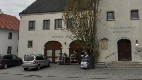 Den Dorfladen in Wolferstadt gibt es seit 22 Jahren und das Projekt funktioniert, weil die Bürger dort auch wirklich einkaufen. Vereine, die dort einkaufen, erhalten einen Sonderbonus. 
